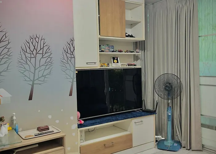 In With Pool And Garden Apartment *